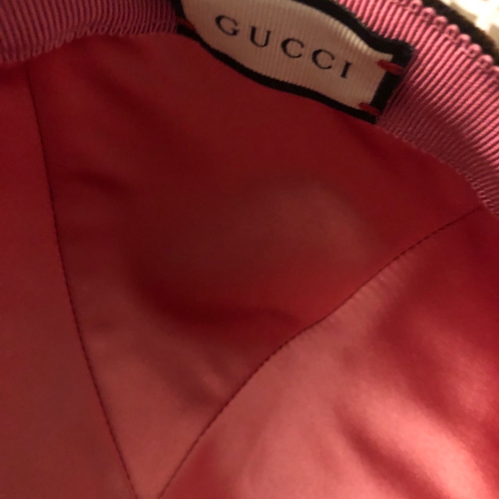 Authentic suede Gucci hat - Picture 5 of 6